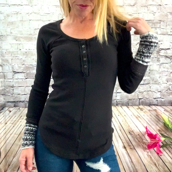 Free People Tops - ‼️FREE PEOPLE Cuffed Thermal Henley S/P‼️
